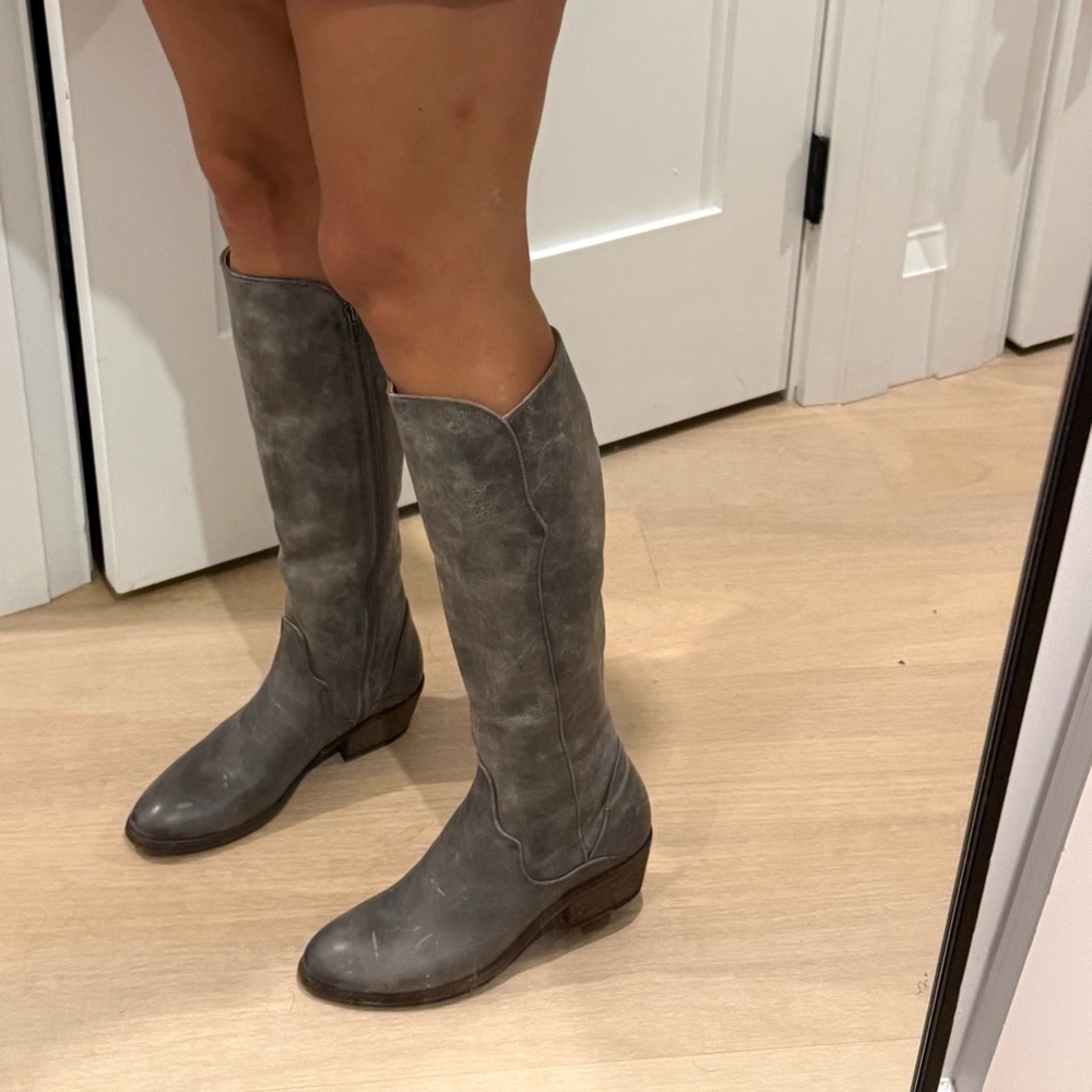 SOLD Gray Frye Women's Carson Piping Tall boots knee high 3470356-GRH
